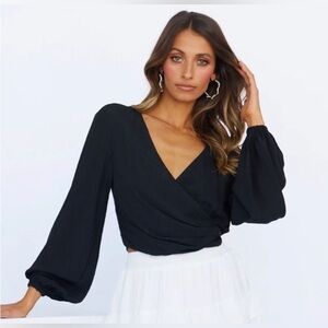 HELLO MOLLY Jennie Cropped Black Wrap Top Size Medium. New‎ With Tags.